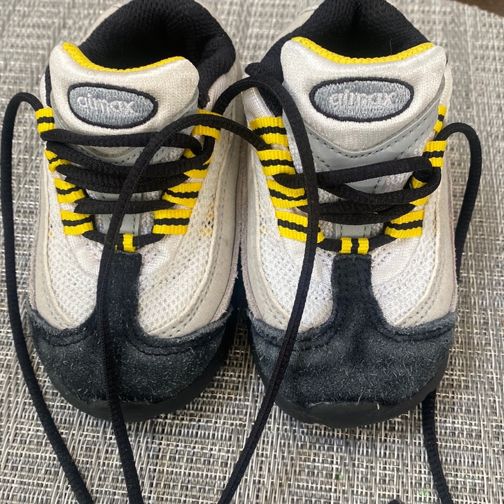 Yellow grey 95 airmax size 4